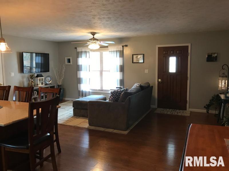 439 Coral Road Colchester, IL 62326 - Photo 5 of 19 Gallery Image 5