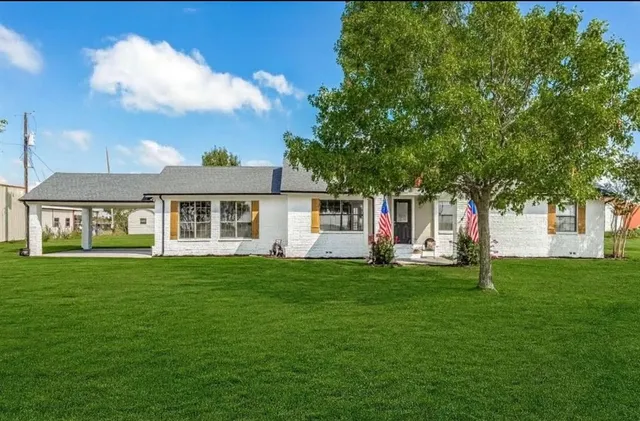 $2,500 | 4154 Old Highway 6, Van Alstyne, TX 75495