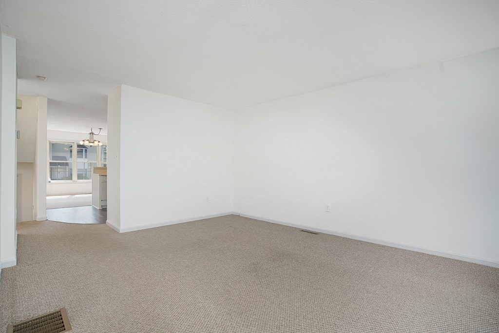 54 Castlegate Drive, Unit 54 Springfield, MA 01129 - Photo 11 of 24