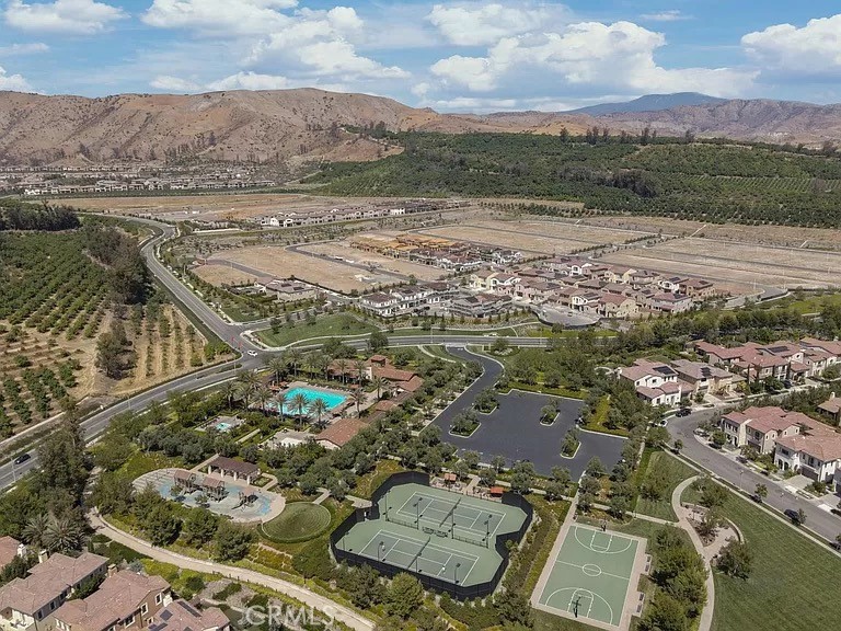 65 Rockinghorse Irvine, CA 92602 - Photo 39 of 45 an aerial view of residential houses with outdoor space