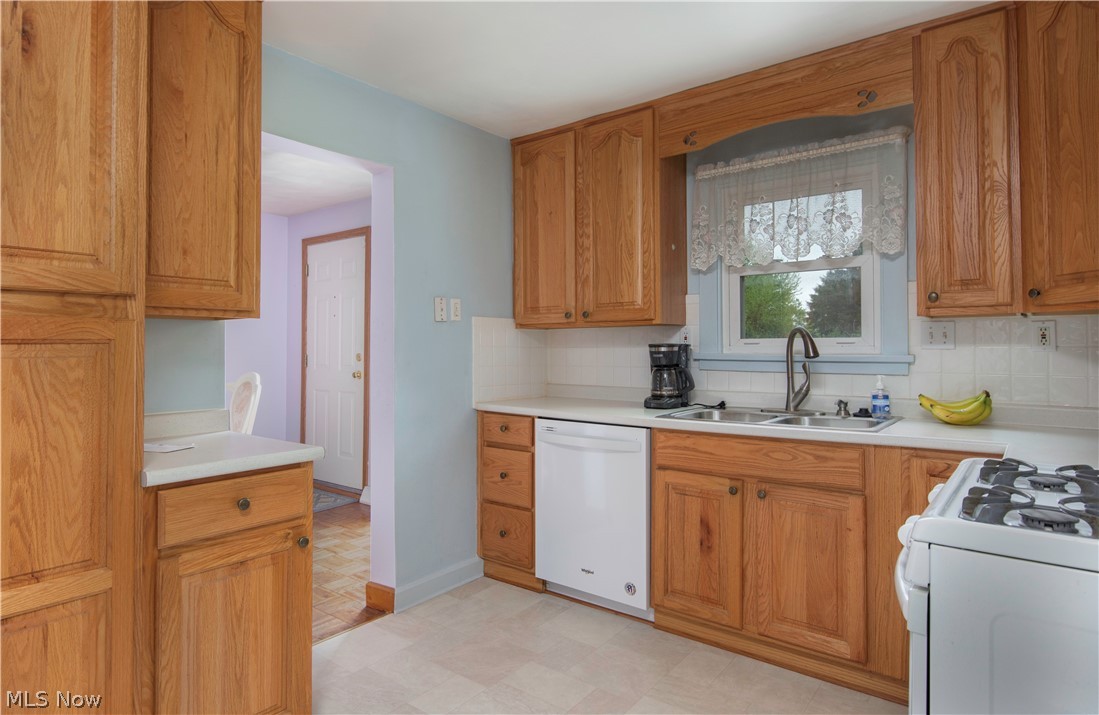 1188 Deforest Road Southeast Niles, OH 44446 - Photo 8 of 22