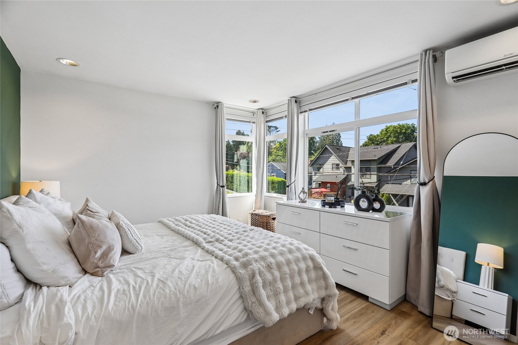 3913 Southwest Hudson Street Seattle, WA 98136 - Photo 17 of 27