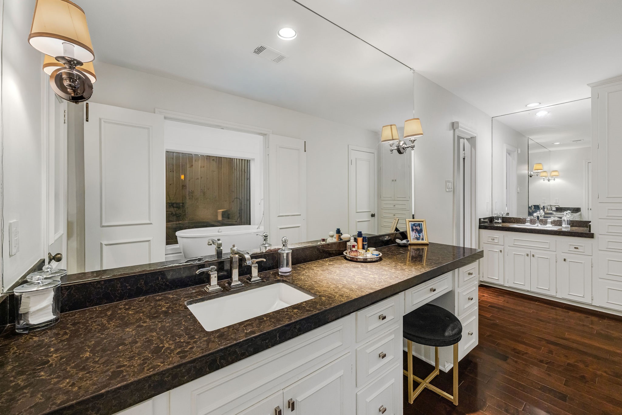 323 Vanderpool Lane Houston, TX 77024 - Photo 18 of 34 Gallery Image 18