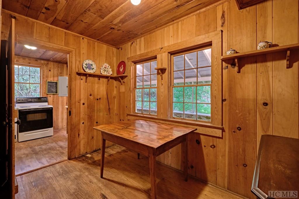 818 Flat Mountain Road Highlands, NC 28741 - Photo 6 of 20 Gallery Image 6