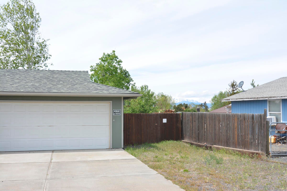 715 East Ridgeview Drive Culver, OR 97734 - Photo 2 of 23 02