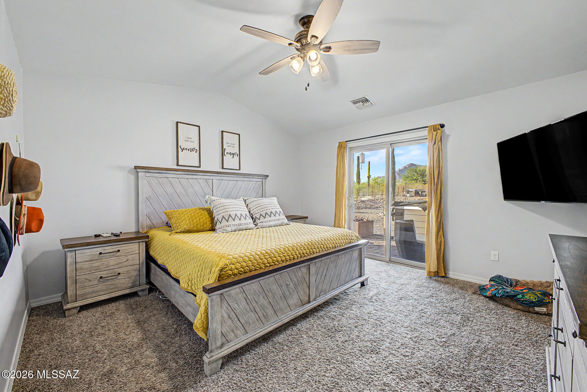 1146 West Las Lomitas Road Tucson, AZ 85704 - Photo 18 of 50 Master suite with outdoor access