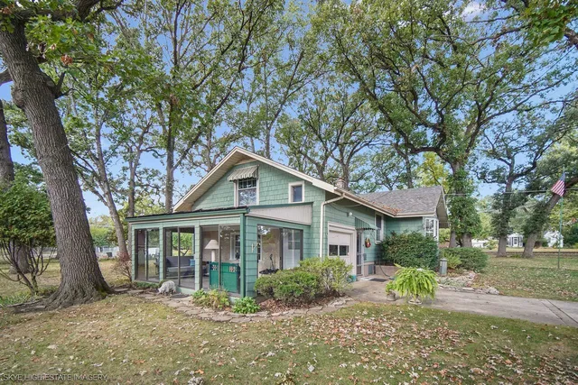 $749,900 | 10135 5th Ave Cutoff, Countryside, IL 60525