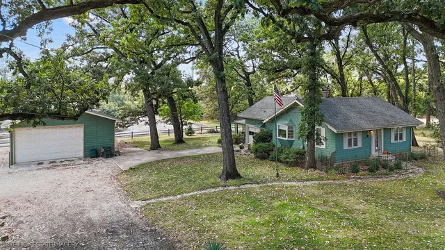 $749,900 | 10135 5th Ave Cutoff, Countryside, IL 60525