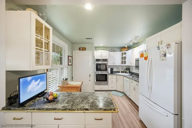 $749,900 | 10135 5th Ave Cutoff, Countryside, IL 60525