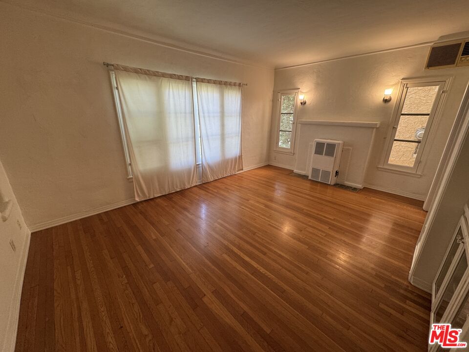 264 South Reeves Drive, Unit 101 Beverly Hills, CA 90212 - Photo 3 of 22