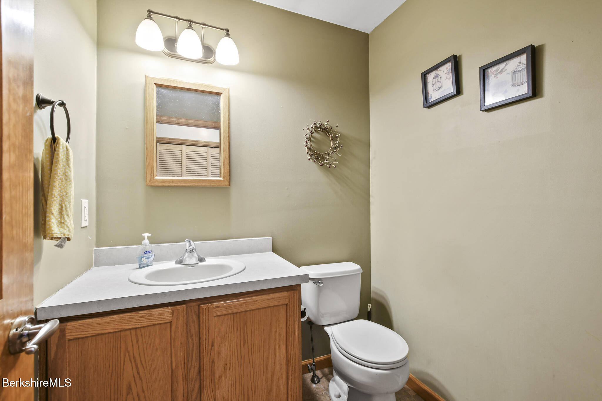 41 S Road Peru, MA 01235 - Photo 14 of 45 Half Bath 1st Floor