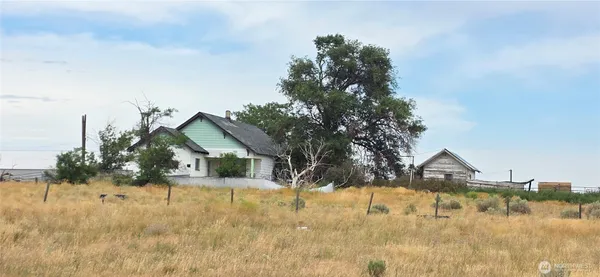 $299,900 | 15841 Highway 2, Waterville, WA 98858