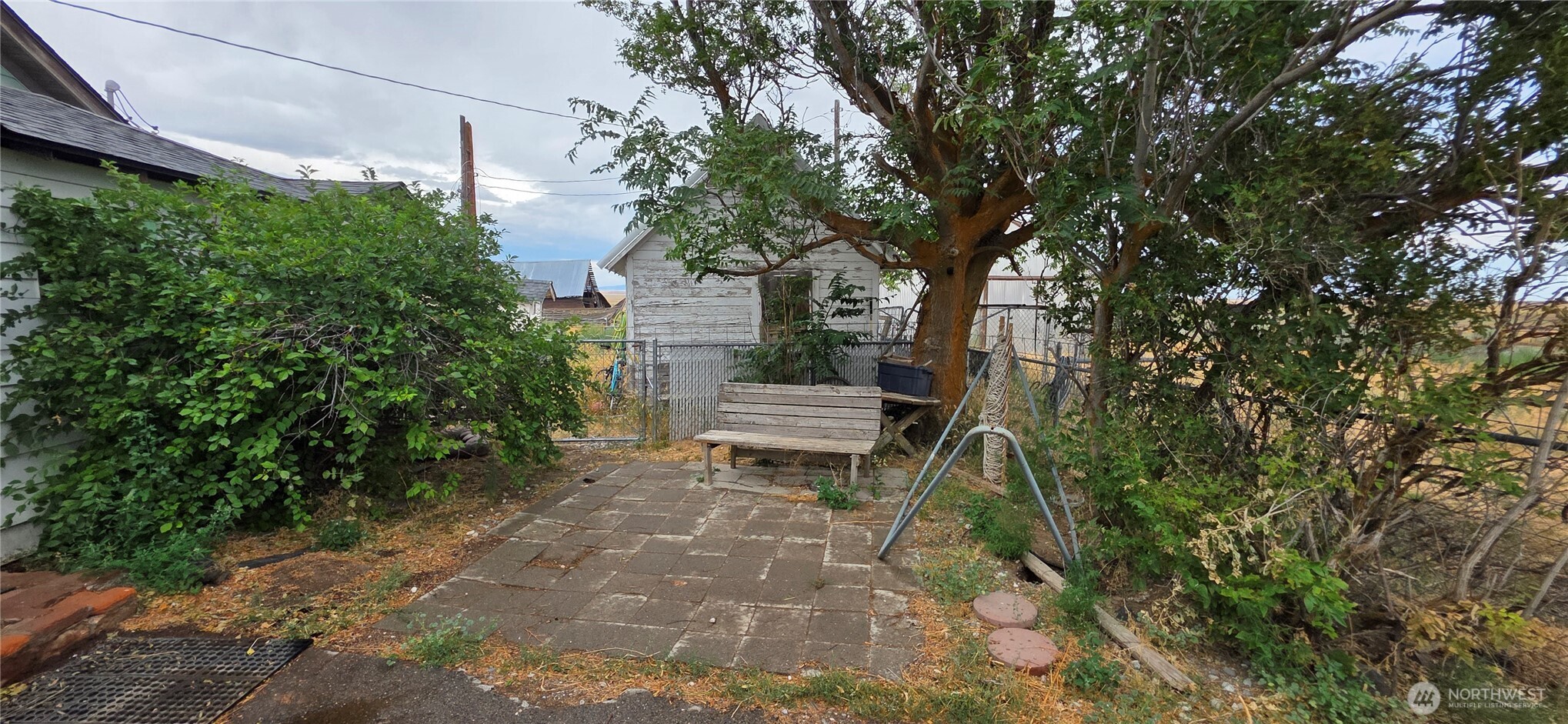 15841 Highway 2 Waterville, WA 98858 - Photo 27 of 40 a view of a back yard