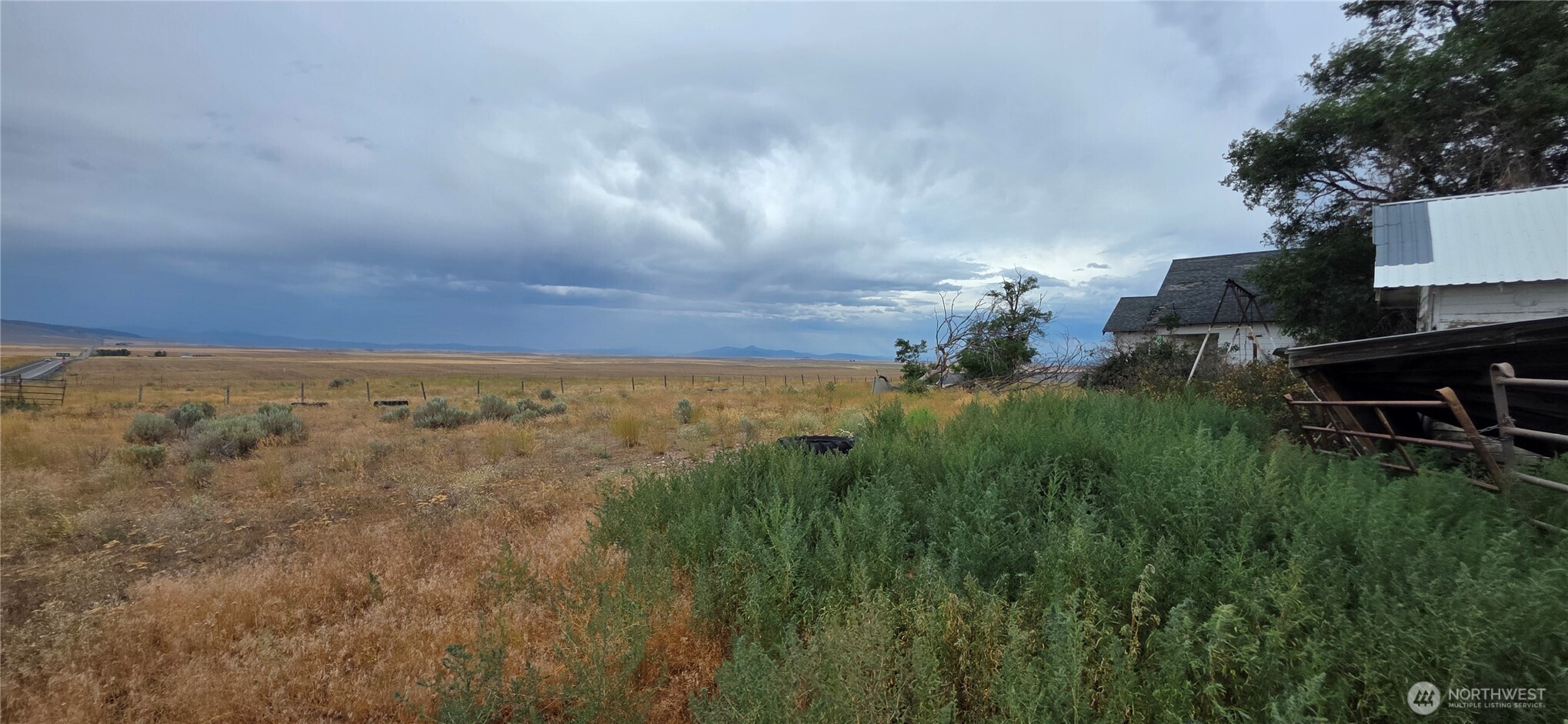 15841 Highway 2 Waterville, WA 98858 - Photo 30 of 40 a view of outdoor space and yard