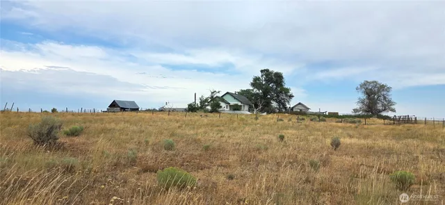 $299,900 | 15841 Highway 2, Waterville, WA 98858