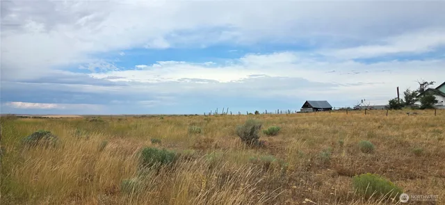 $299,900 | 15841 Highway 2, Waterville, WA 98858