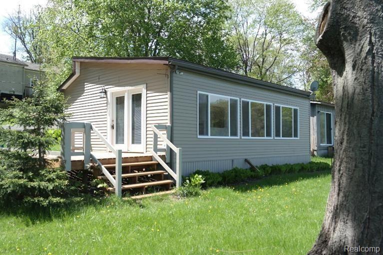 2571 Melvin Road Pinckney, MI 48169 - Photo 17 of 18 2571 Melvin 017.jpg
