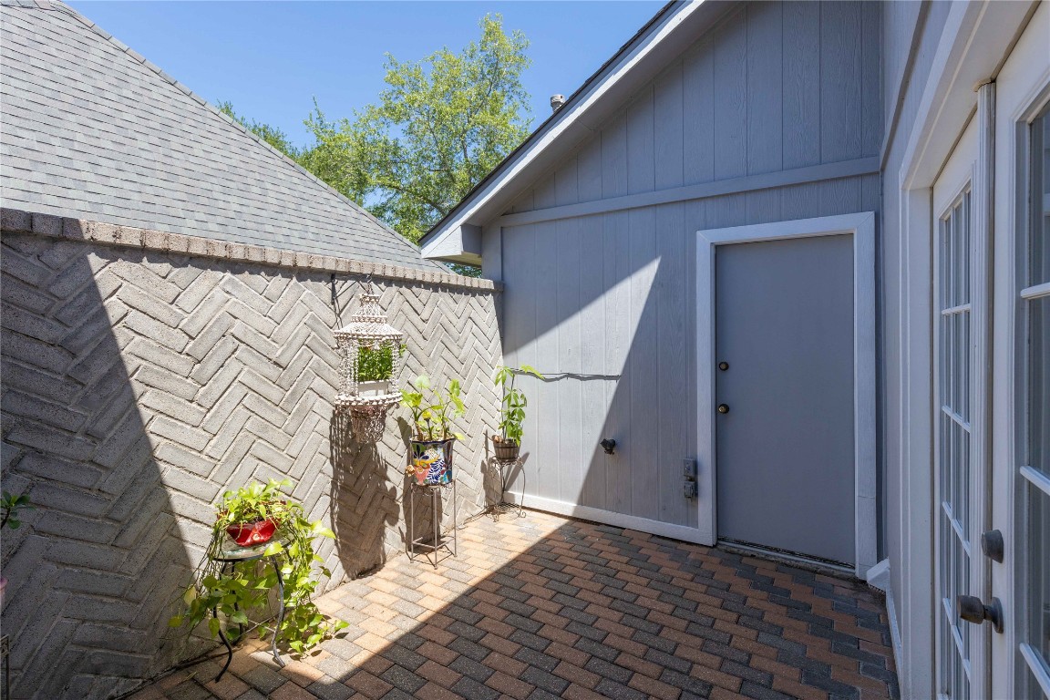 15730 Castorglen Drive Houston, TX 77598 - Photo 15 of 38 a view of outdoor space and porch
