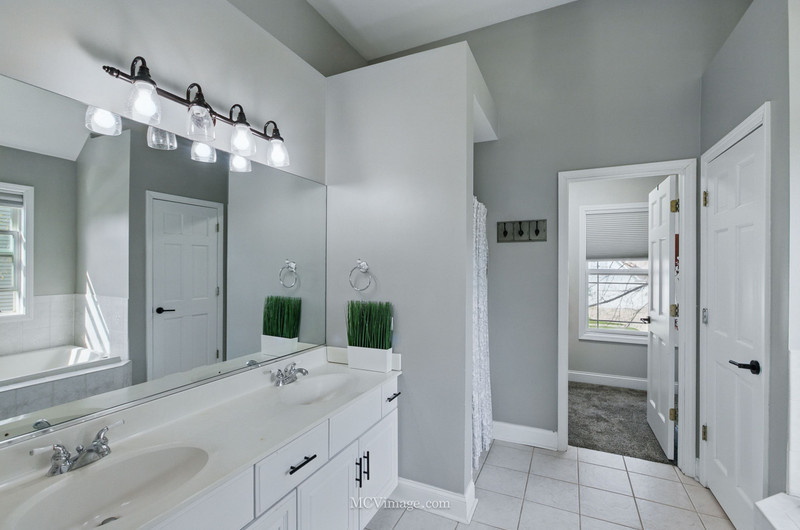 13122 Sunderlin Road Plainfield, IL 60585 - Photo 17 of 30 Gallery Image 17