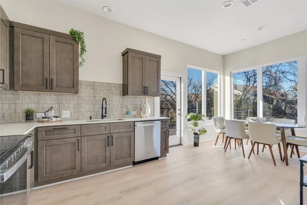 $515,000 | 2309 Montopolis Drive, Unit 7, Austin, TX 78741