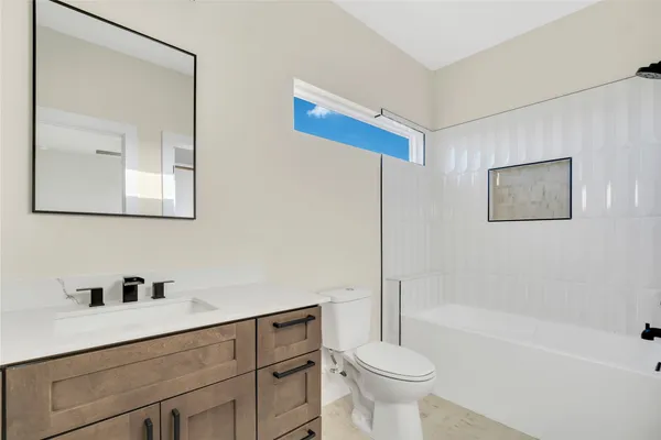 $515,000 | 2309 Montopolis Drive, Unit 7, Austin, TX 78741