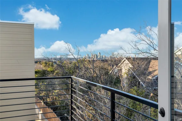 $515,000 | 2309 Montopolis Drive, Unit 7, Austin, TX 78741