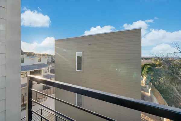$515,000 | 2309 Montopolis Drive, Unit 7, Austin, TX 78741