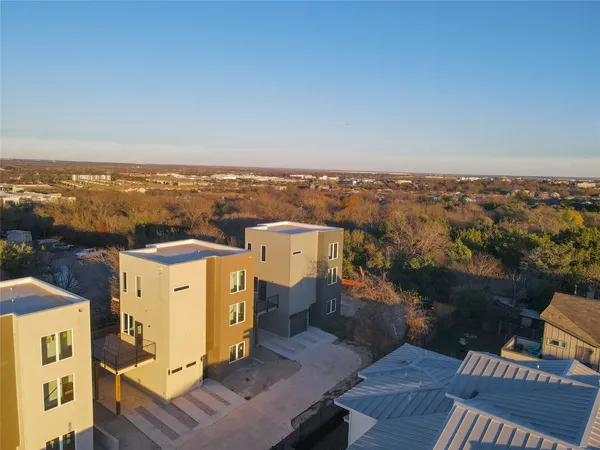 $515,000 | 2309 Montopolis Drive, Unit 7, Austin, TX 78741