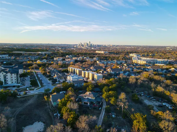 $515,000 | 2309 Montopolis Drive, Unit 7, Austin, TX 78741