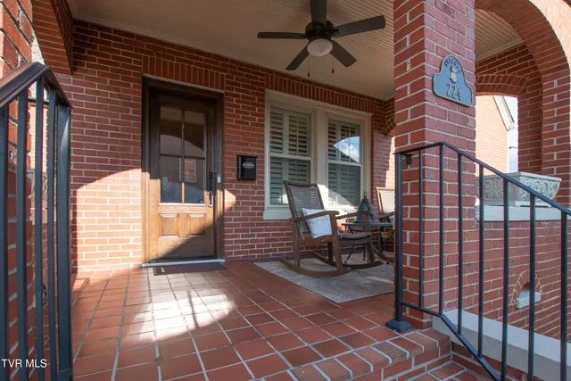 $648,500 | 224 Mason Place, Abingdon, VA 24210