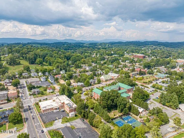 $648,500 | 224 Mason Place, Abingdon, VA 24210