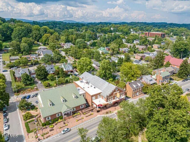 $648,500 | 224 Mason Place, Abingdon, VA 24210