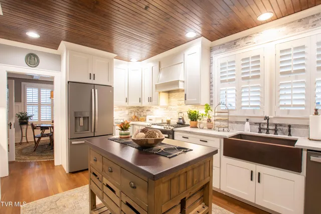 $648,500 | 224 Mason Place, Abingdon, VA 24210