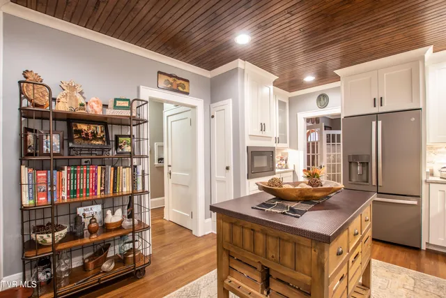 $648,500 | 224 Mason Place, Abingdon, VA 24210