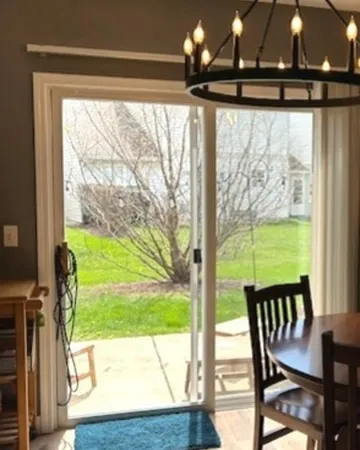 $2,150 | 1431 West Split Oak Circle, Round Lake Beach, IL 60073
