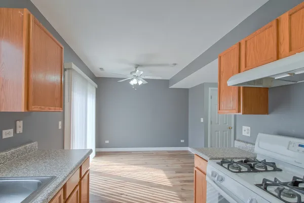 $2,150 | 1431 West Split Oak Circle, Round Lake Beach, IL 60073