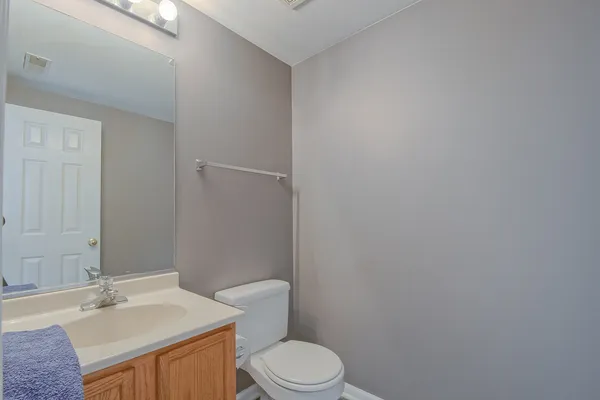 $2,150 | 1431 West Split Oak Circle, Round Lake Beach, IL 60073