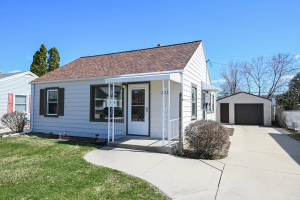 $225,000 | 812 South 109th Street, West Allis, WI 53214