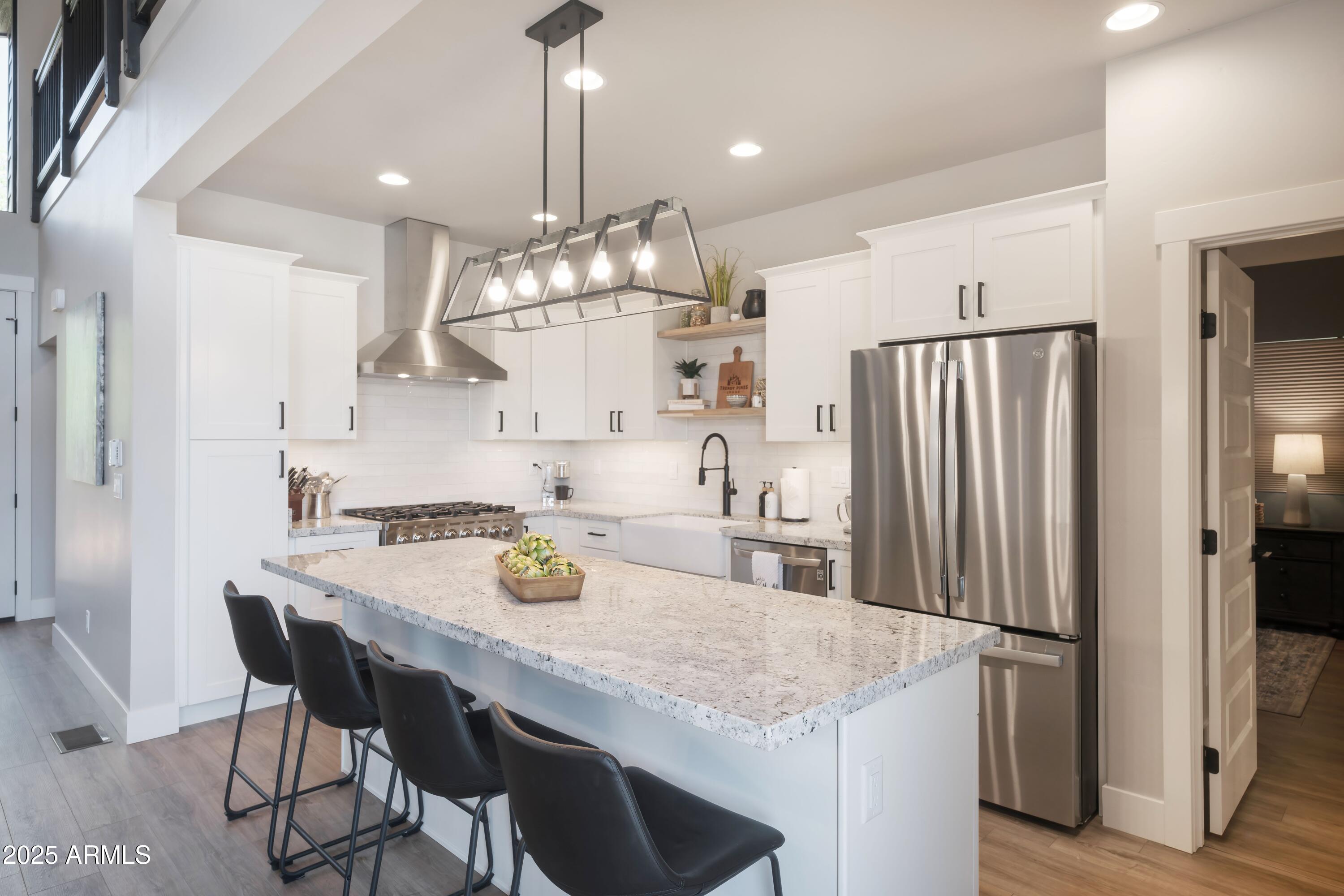 6564 Spirit Trail Pine, AZ 85544 - Photo 16 of 28 Kitchen_Trendy Pine LodgeHR