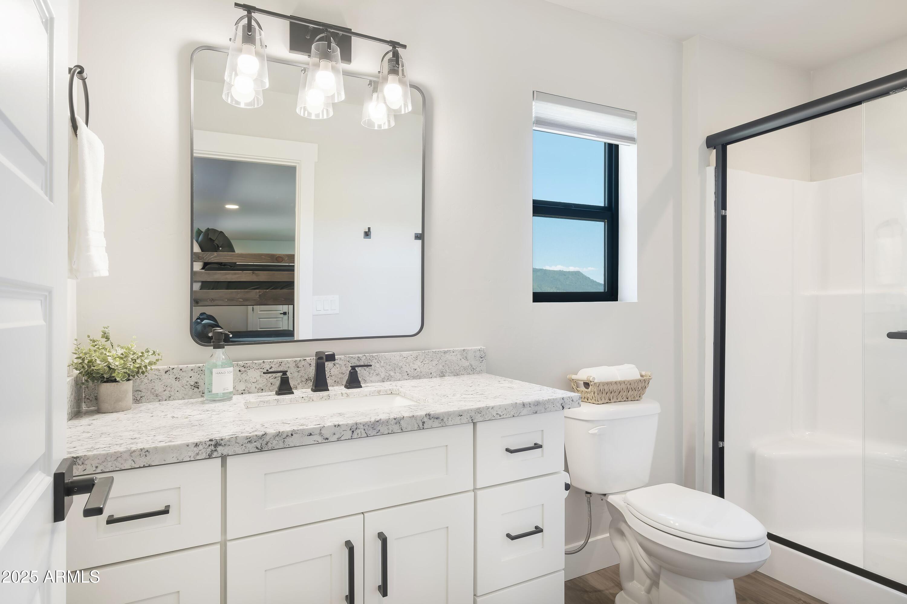 6564 Spirit Trail Pine, AZ 85544 - Photo 18 of 28 Loft Bath_Trendy Pine LodgeHR