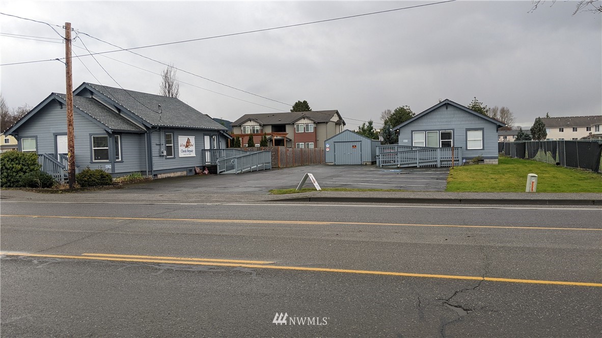 843 Cook Road Sedro-Woolley, WA 98284 - Photo 3 of 8 a house view with a outdoor space