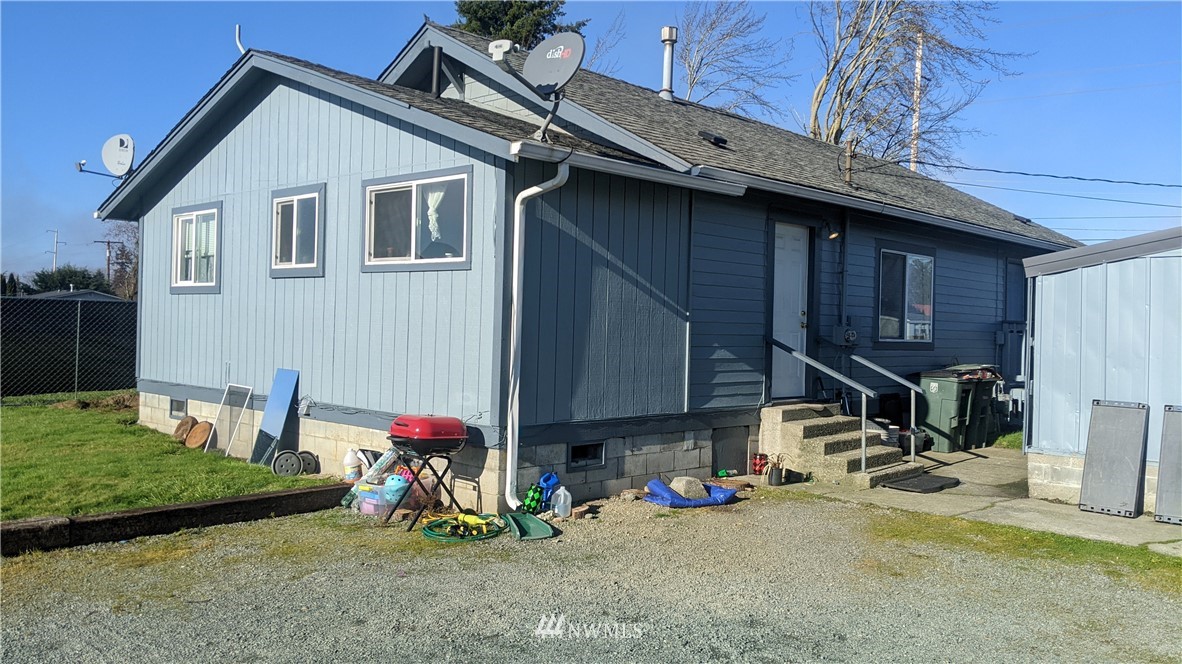 843 Cook Road Sedro-Woolley, WA 98284 - Photo 4 of 8 a view of outdoor space and yard