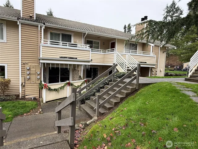 $299,950 | 21301 52nd Avenue West, Unit B112, Mountlake Terrace, WA 98043