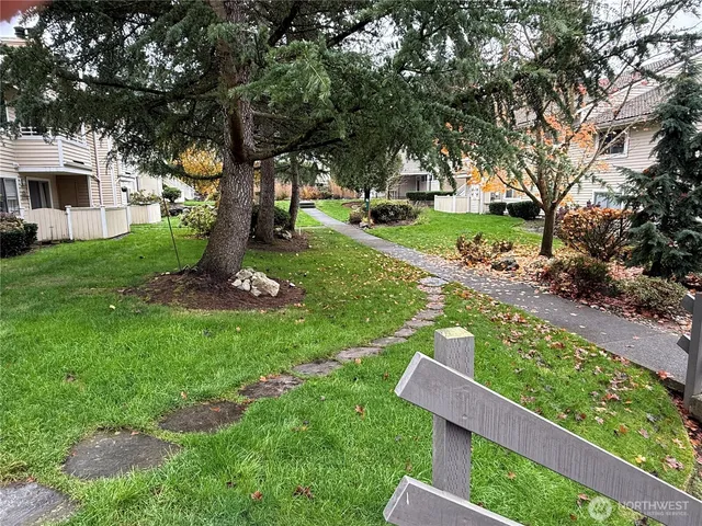 $299,950 | 21301 52nd Avenue West, Unit B112, Mountlake Terrace, WA 98043