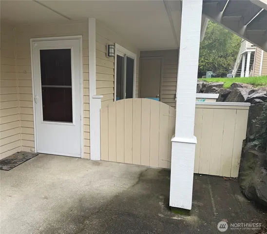 $299,950 | 21301 52nd Avenue West, Unit B112, Mountlake Terrace, WA 98043