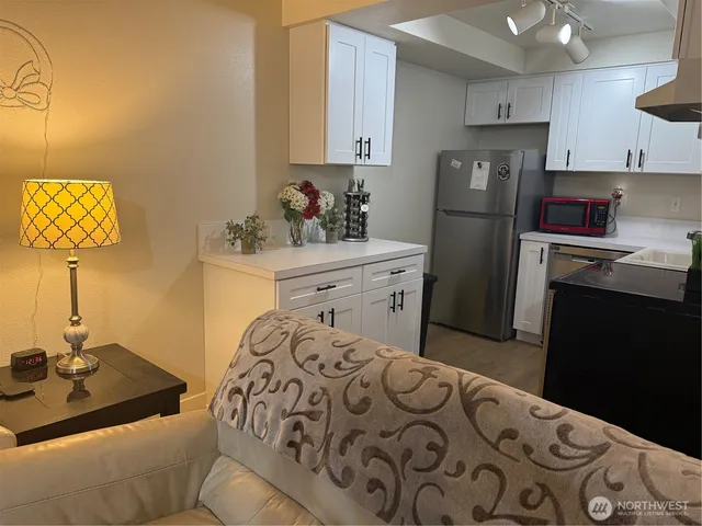 $299,950 | 21301 52nd Avenue West, Unit B112, Mountlake Terrace, WA 98043