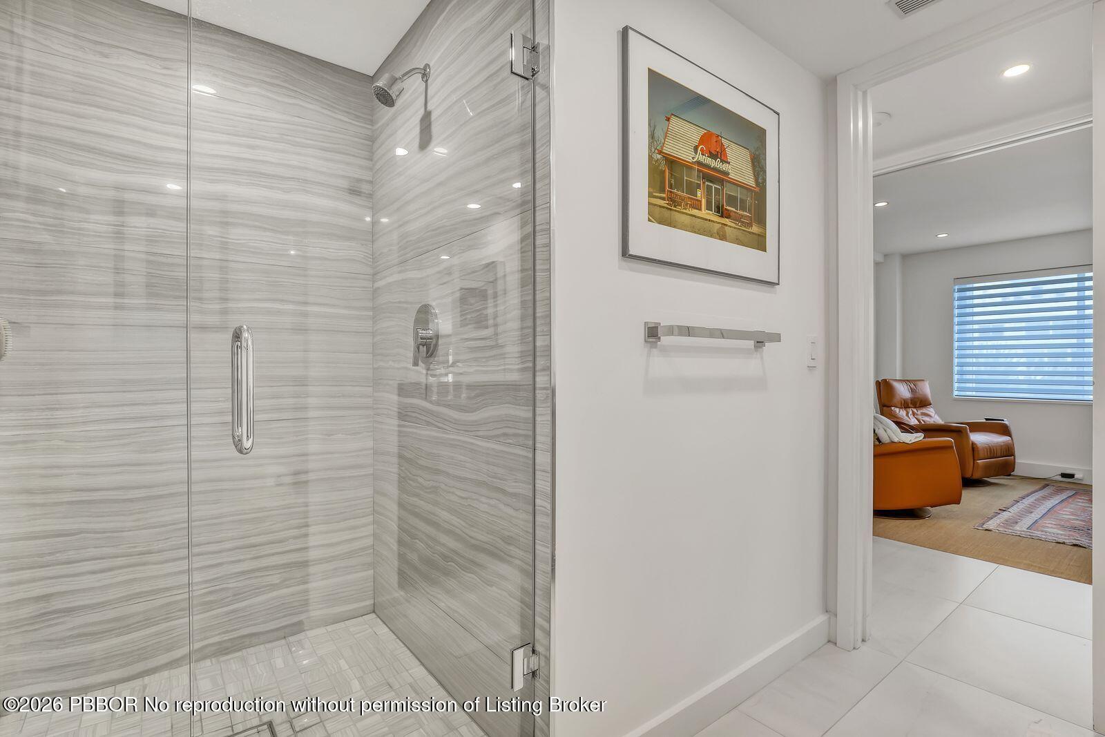 44 Cocoanut Row, Unit 507B Palm Beach, FL 33480 - Photo 11 of 17 Guest Bath