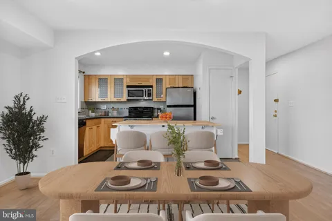 $315,000 | 3210 South 28th Street, Unit 402, Alexandria, VA 22302