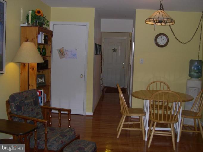 11849 Dunlop Court Reston, VA 20191 - Photo 14 of 26 Dining Area