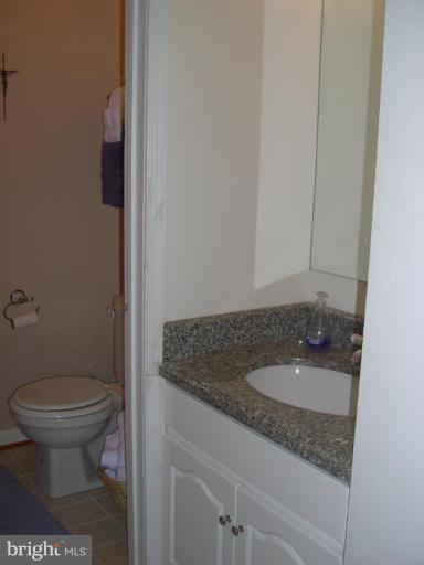 11849 Dunlop Court Reston, VA 20191 - Photo 5 of 26 Master Bath
